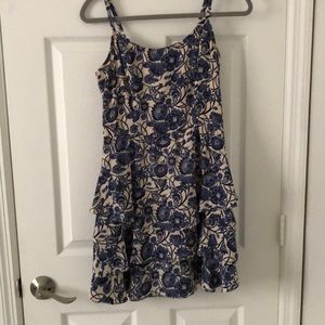 Short dress with ruffles